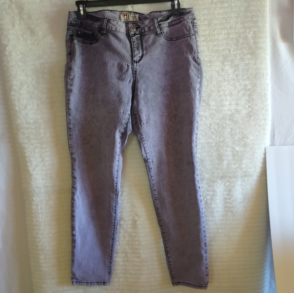 L.e.i. Acid Wash Jeans - Picture 2 of 6